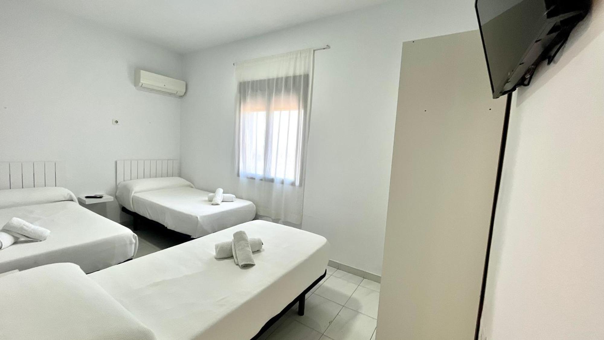 Hostal Carlos III Aldea Quintana Exterior foto